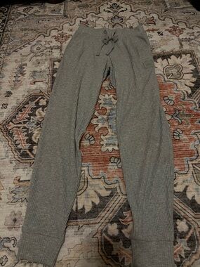 ALO Yoga Light Gray Ribbed Joggers